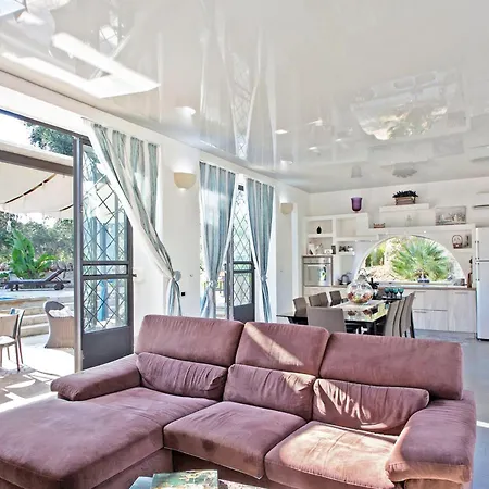 Tenuta Bouganville With Garden And Pool - Happy Villa